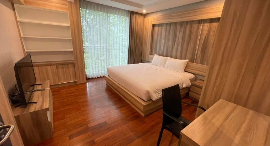 For rent 3 bedrooms condo in Watthana, Bangkok
