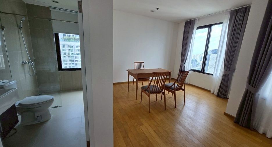 For sale 5 bedrooms condo in Watthana, Bangkok