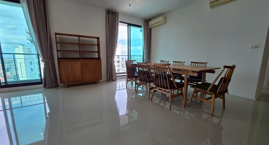 For sale 5 bedrooms condo in Watthana, Bangkok