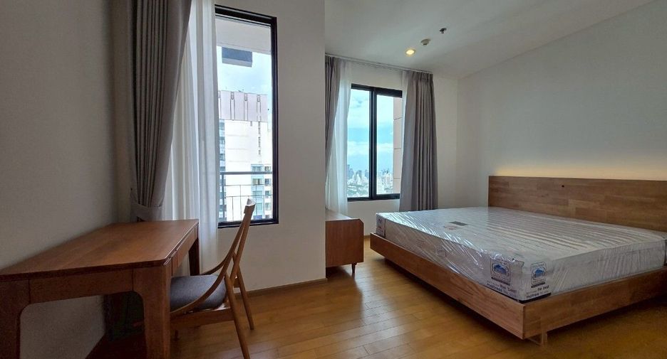 For sale 5 bedrooms condo in Watthana, Bangkok
