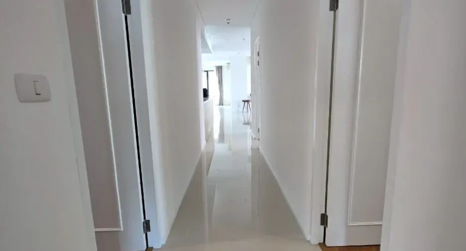 For sale 5 bedrooms condo in Watthana, Bangkok