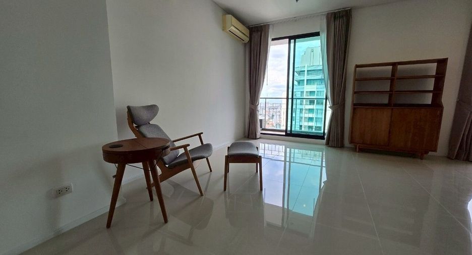 For sale 5 bedrooms condo in Watthana, Bangkok
