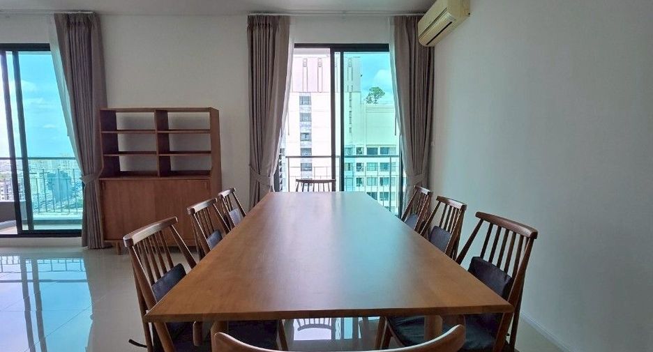 For sale 5 bedrooms condo in Watthana, Bangkok