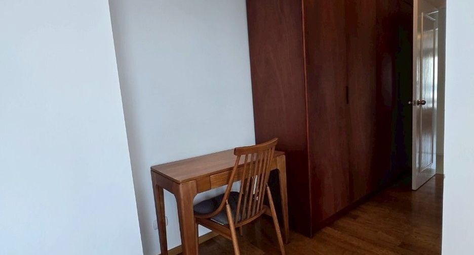 For sale 5 bedrooms condo in Watthana, Bangkok