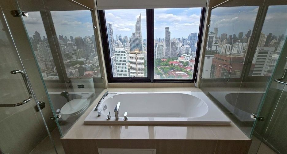 For sale 5 bedrooms condo in Watthana, Bangkok