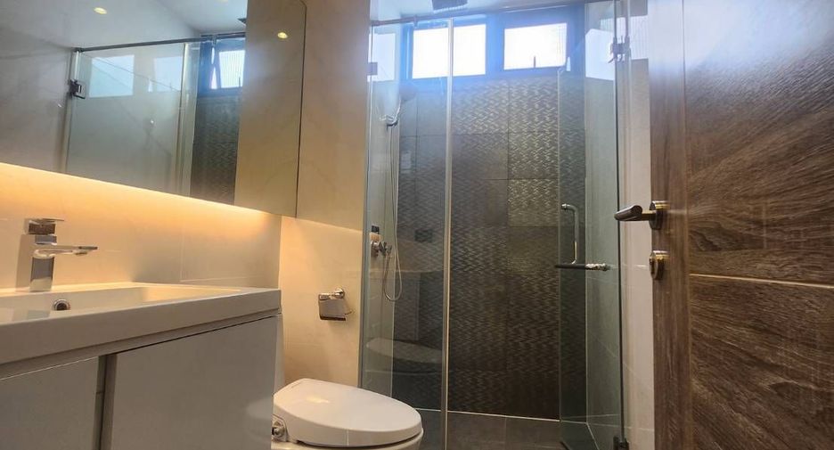 Wohnung zur Miete mit 2 Zimmer in Phra Khanong, Bangkok