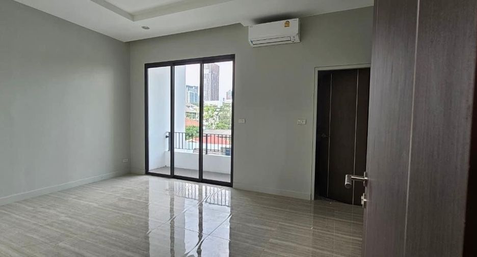 出租 5 卧室 联排别墅 在 Khlong Toei, 曼谷