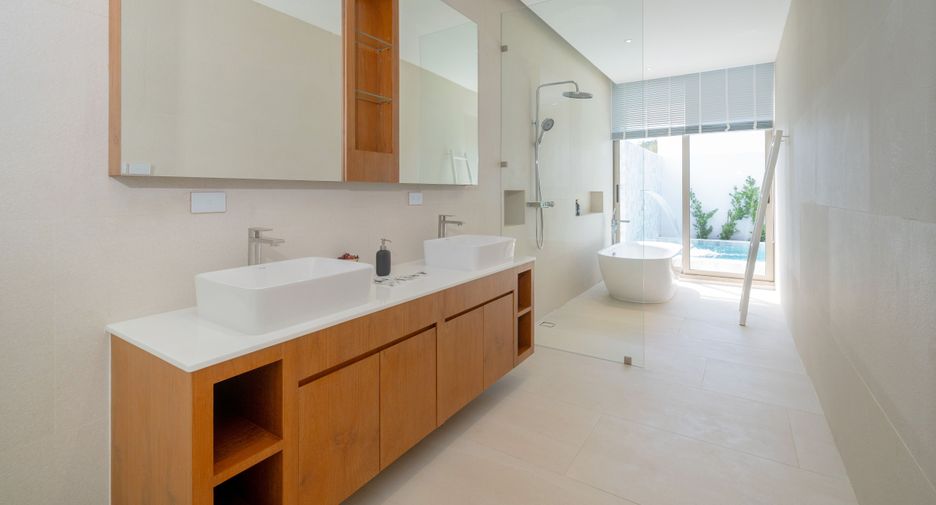 For sale 5 bedrooms villa in Thalang, Phuket