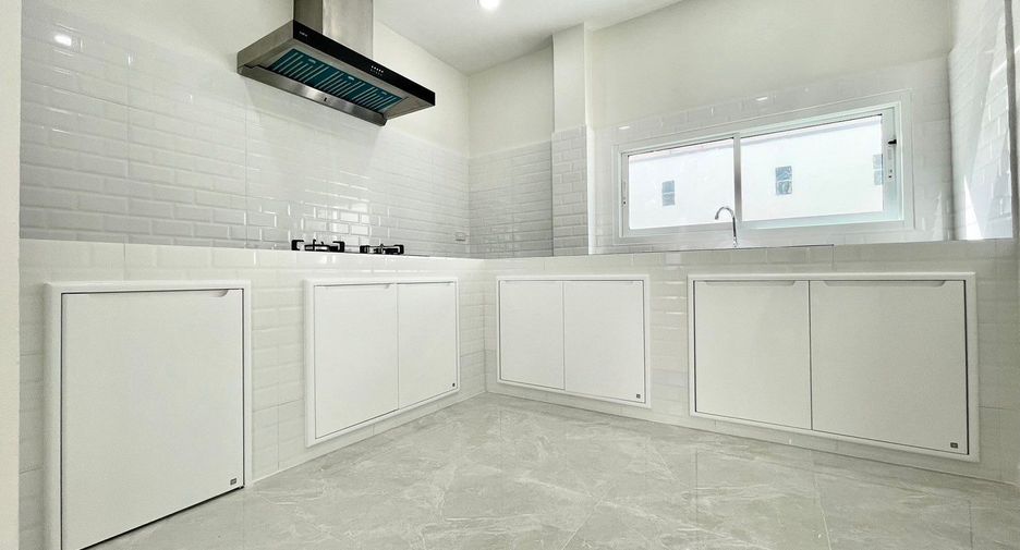 For sale 3 bedrooms townhouse in Mueang Phuket, Phuket
