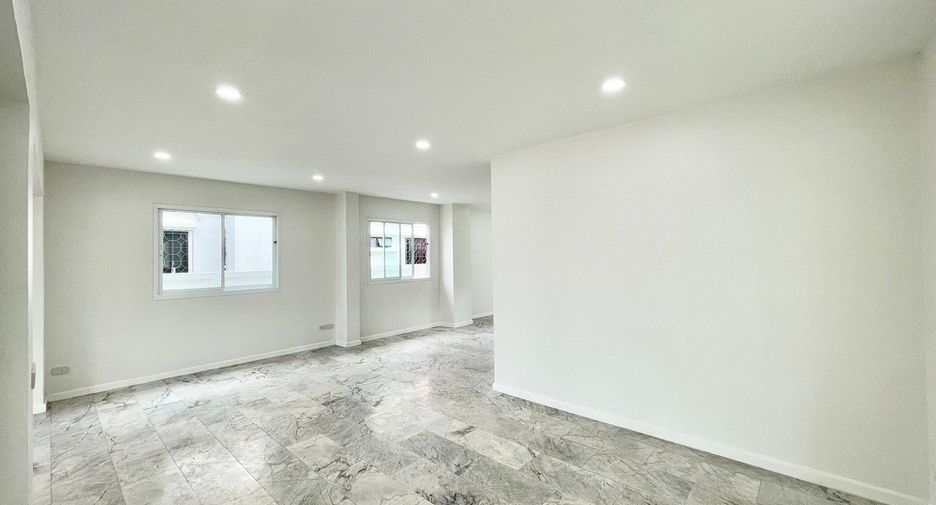 For sale 3 bedrooms townhouse in Mueang Phuket, Phuket