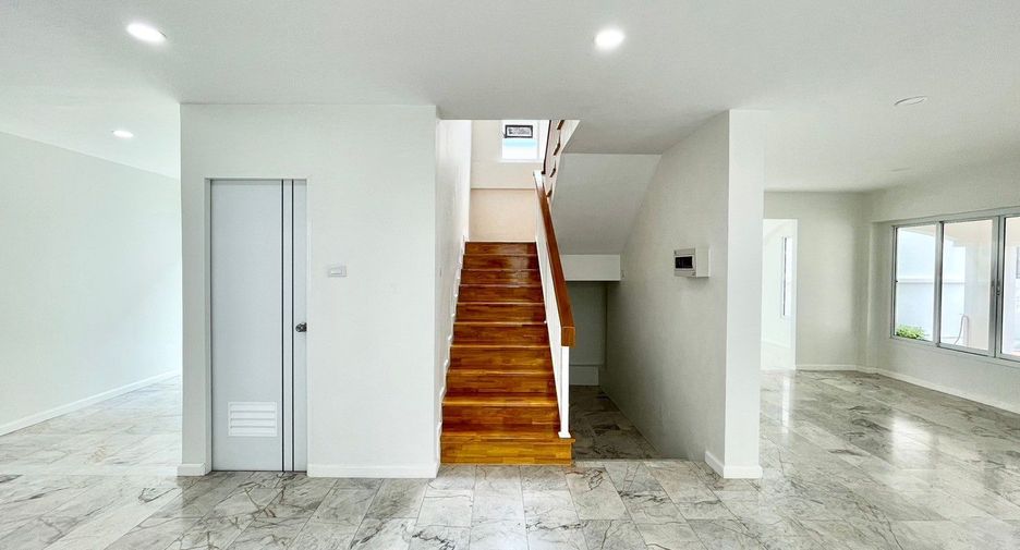 For sale 3 bedrooms townhouse in Mueang Phuket, Phuket