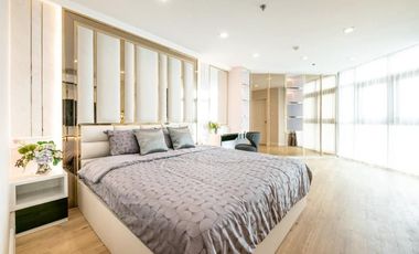 For rent 3 bedrooms condo in Huai Khwang, Bangkok