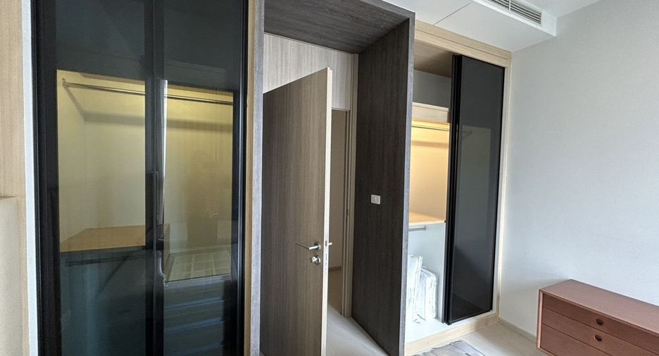 For rent 2 bedrooms condo in Pathum Wan, Bangkok