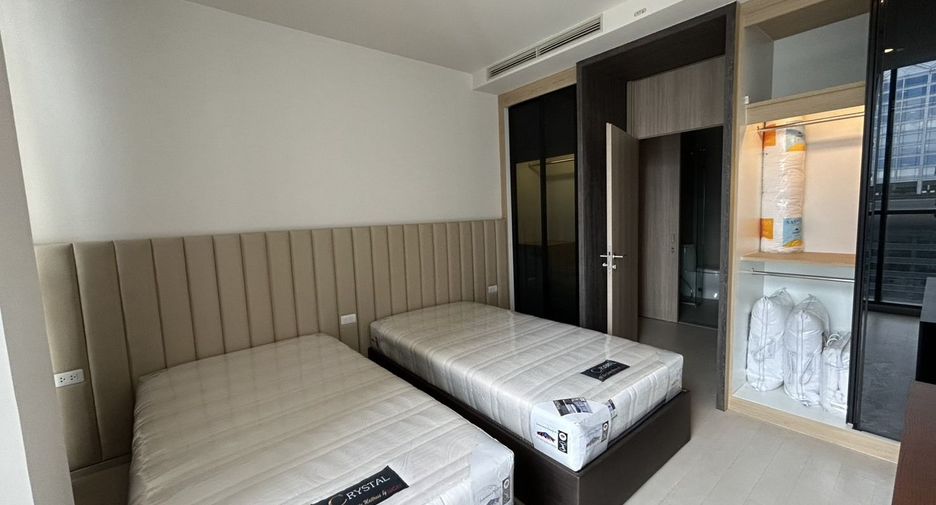 For rent 2 bedrooms condo in Pathum Wan, Bangkok
