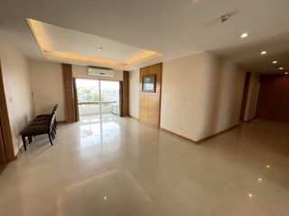 Apartamento en alquiler de 3 habitaciones en Sathon, Bangkok