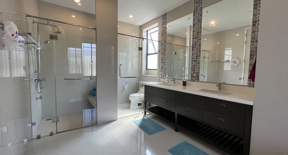 Haus zum Kauf mit 5 Zimmer in Phasi Charoen, Bangkok