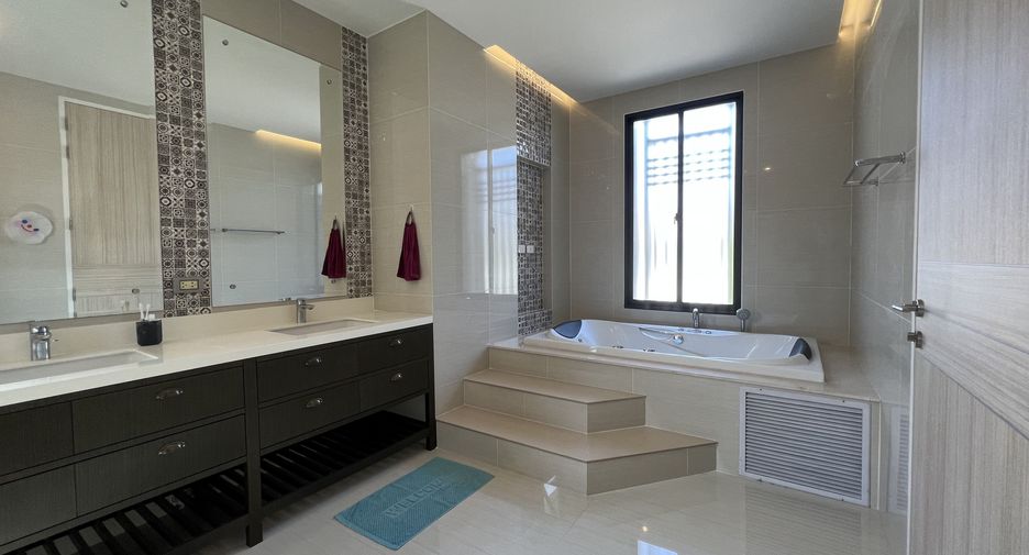Haus zum Kauf mit 5 Zimmer in Phasi Charoen, Bangkok