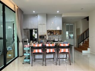 出售 5 卧室 独立屋 在 Phasi Charoen, 曼谷