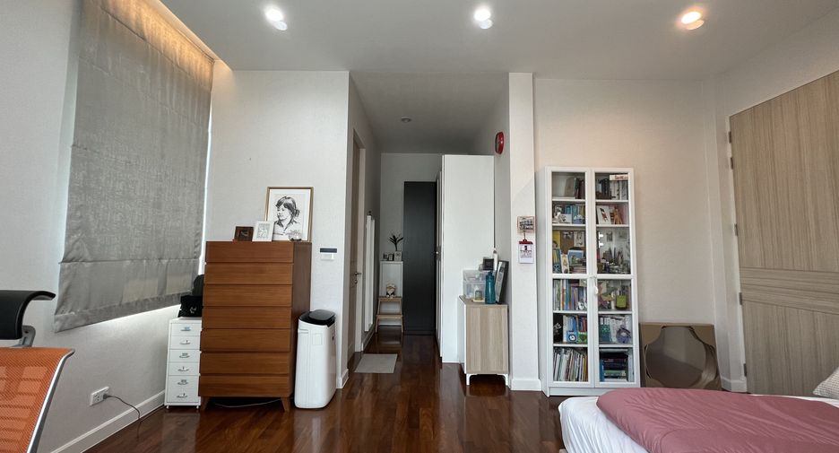 Haus zum Kauf mit 5 Zimmer in Phasi Charoen, Bangkok