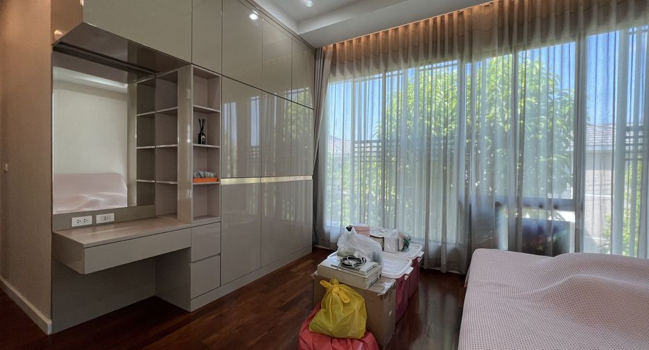 Haus zum Kauf mit 5 Zimmer in Phasi Charoen, Bangkok