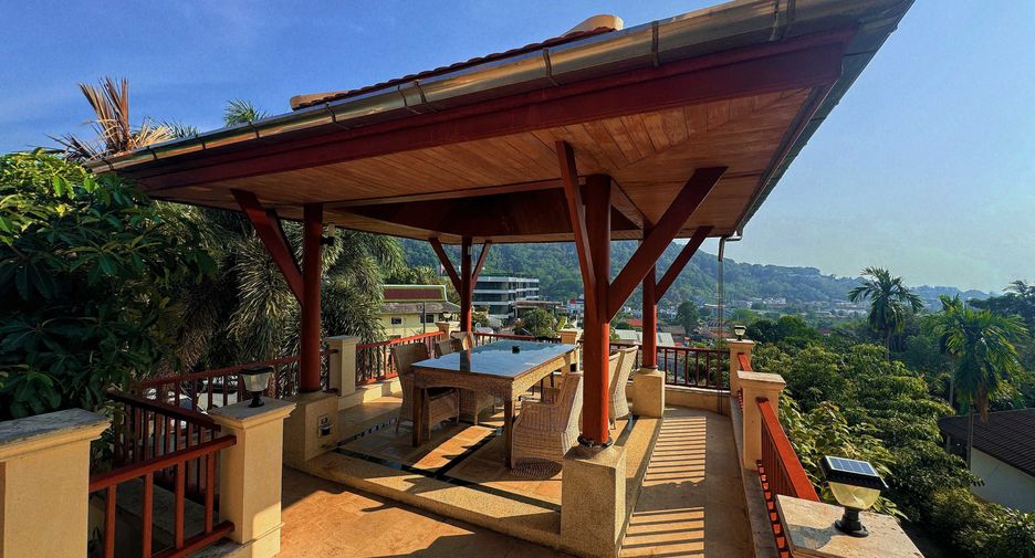 For sale 7 bedrooms villa in Mueang Phuket, Phuket