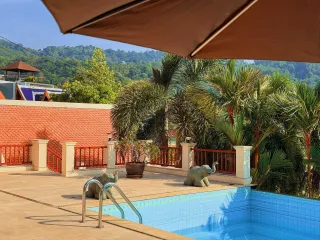 For sale 7 bedrooms villa in Mueang Phuket, Phuket