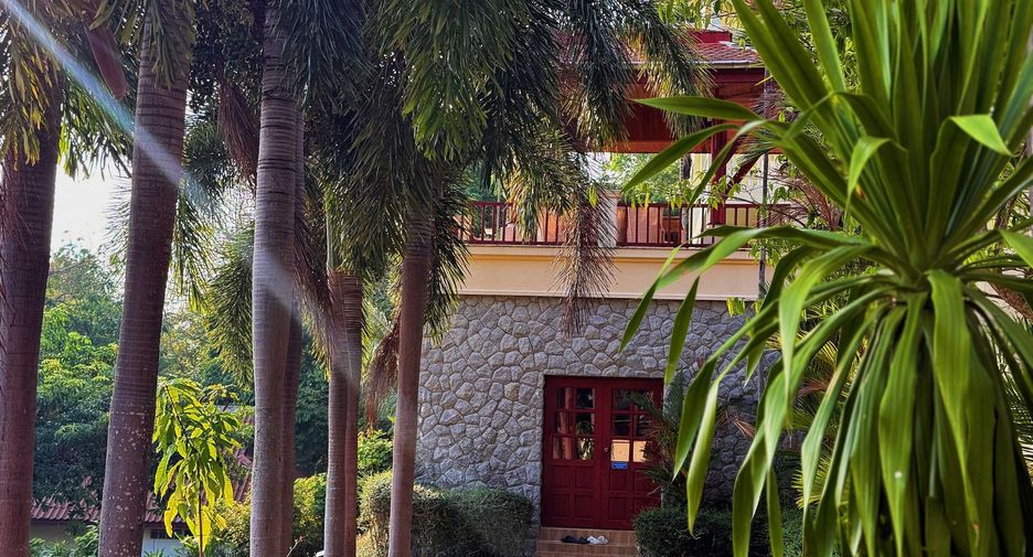 For sale 7 bedrooms villa in Mueang Phuket, Phuket