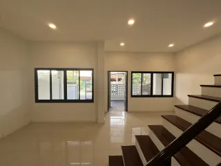 For sale 4 bedrooms townhouse in Don Mueang, Bangkok