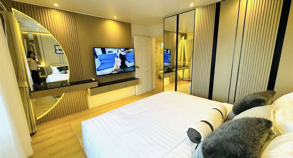 Condo en alquiler de 3 habitaciones en Yan Nawa, Bangkok