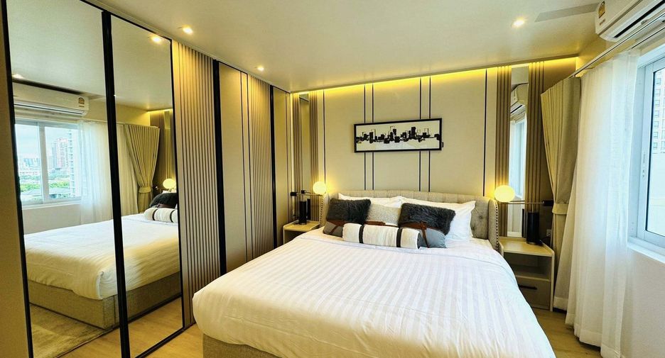 Condo en alquiler de 3 habitaciones en Yan Nawa, Bangkok