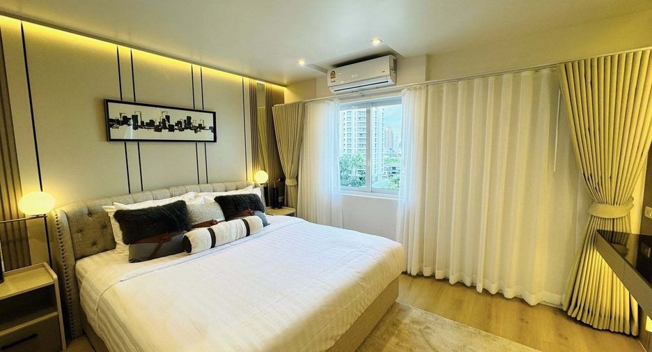 Condo en alquiler de 3 habitaciones en Yan Nawa, Bangkok