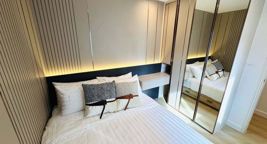 Condo en alquiler de 3 habitaciones en Yan Nawa, Bangkok