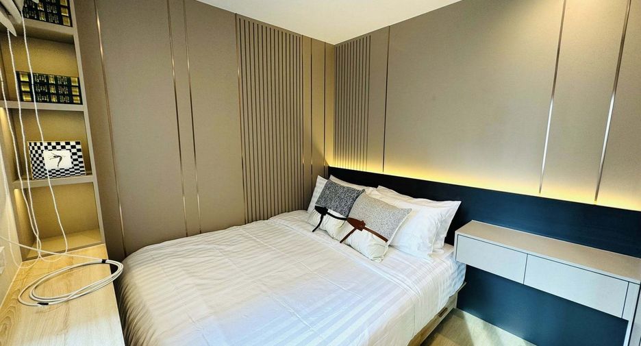 Condo en alquiler de 3 habitaciones en Yan Nawa, Bangkok
