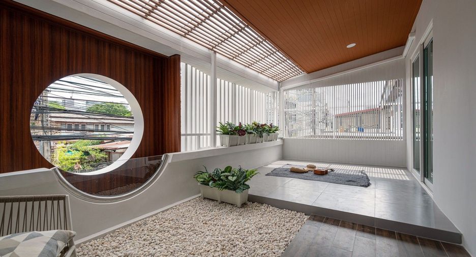 Reihenhaus zur Miete mit 3 Zimmer in Huai Khwang, Bangkok