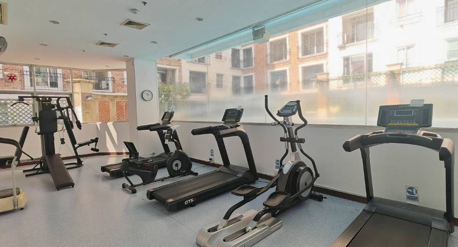 For rent 2 bedrooms condo in Dusit, Bangkok