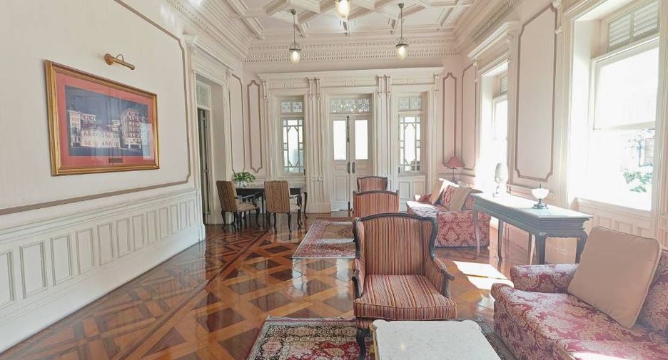For rent 2 bedrooms condo in Dusit, Bangkok