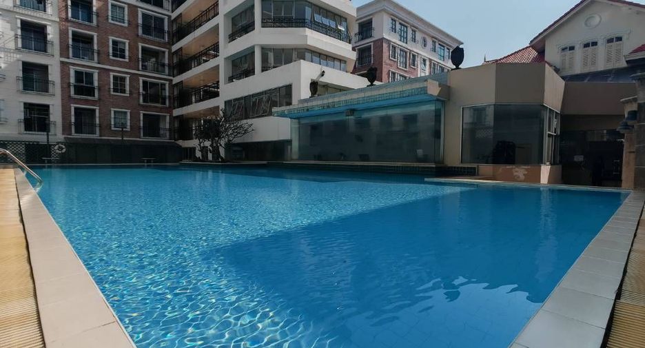 For rent 2 bedrooms condo in Dusit, Bangkok