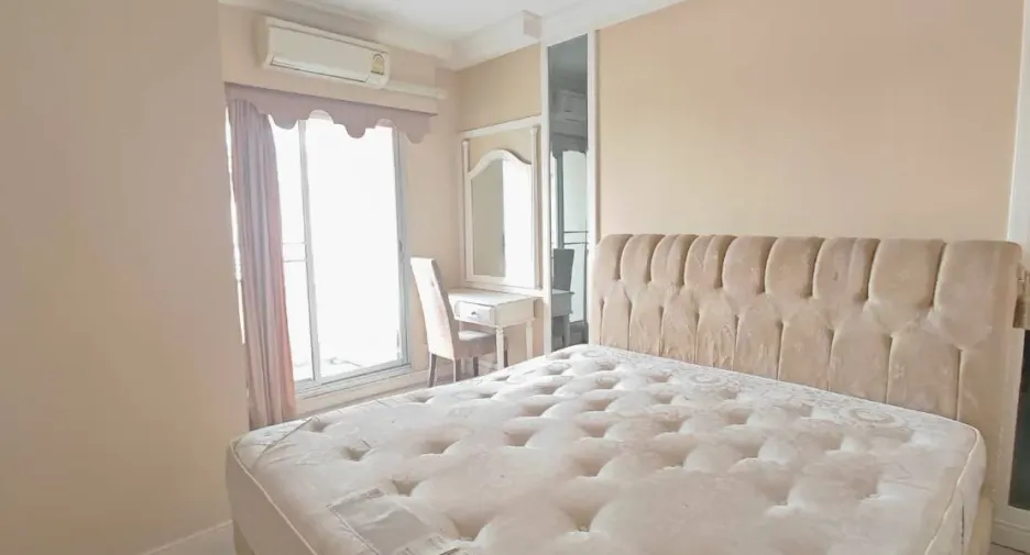 For rent 2 bedrooms condo in Dusit, Bangkok