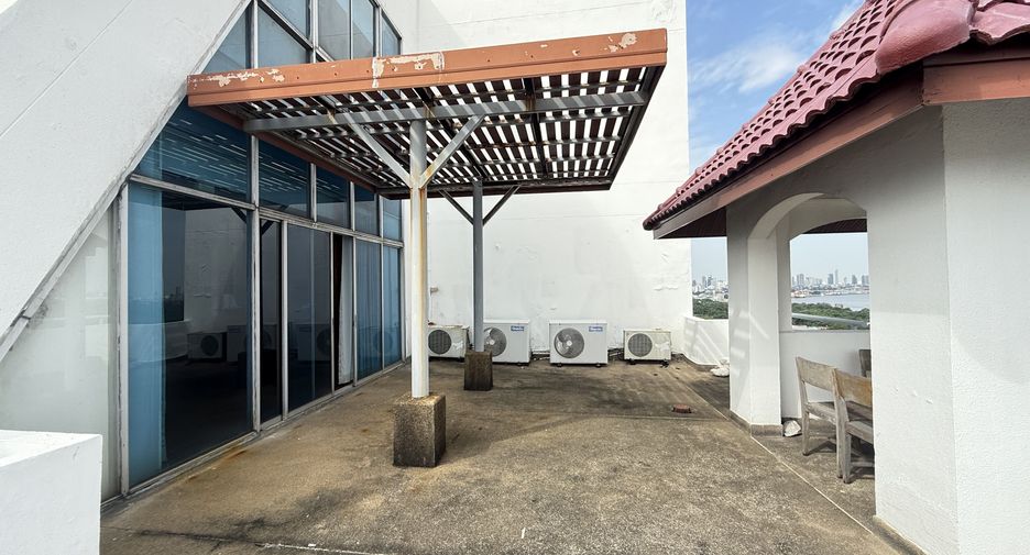 For sale 2 bedrooms condo in Yan Nawa, Bangkok
