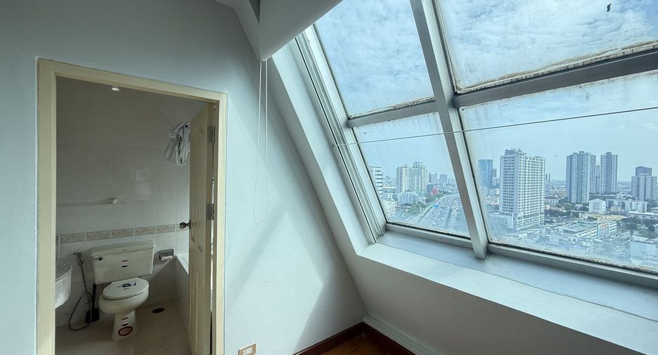 For sale 2 bedrooms condo in Yan Nawa, Bangkok