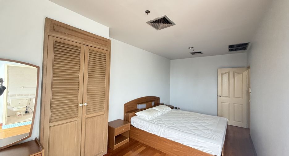 For sale 2 bedrooms condo in Yan Nawa, Bangkok