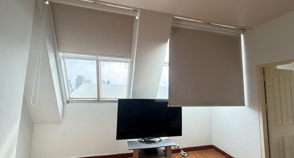 For sale 2 bedrooms condo in Yan Nawa, Bangkok