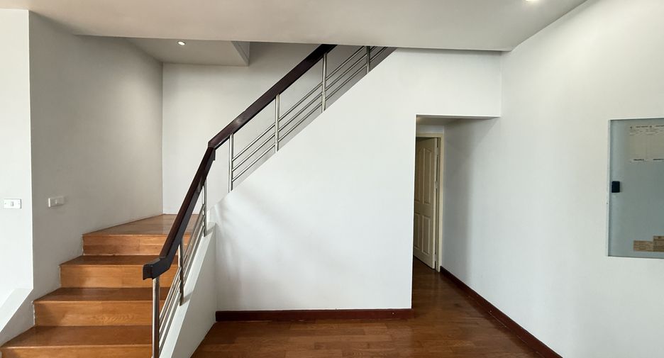 For sale 2 bedrooms condo in Yan Nawa, Bangkok