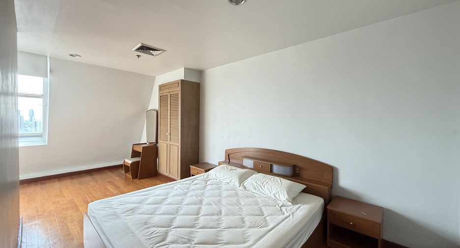 For sale 2 bedrooms condo in Yan Nawa, Bangkok