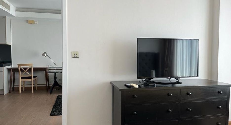 For rent 1 bed condo in Pathum Wan, Bangkok