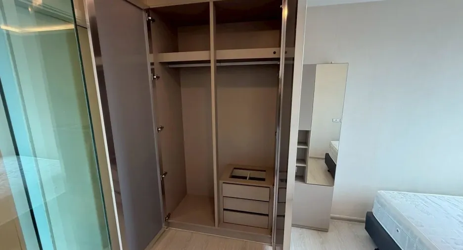 For sale and for rent studio condo in Khlong Toei, Bangkok