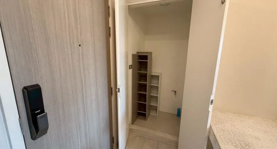 For sale and for rent studio condo in Khlong Toei, Bangkok