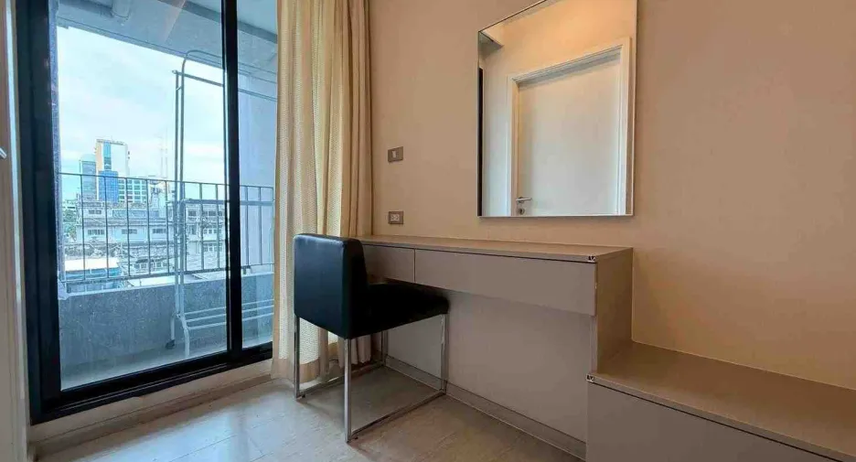 For sale and for rent studio condo in Khlong Toei, Bangkok