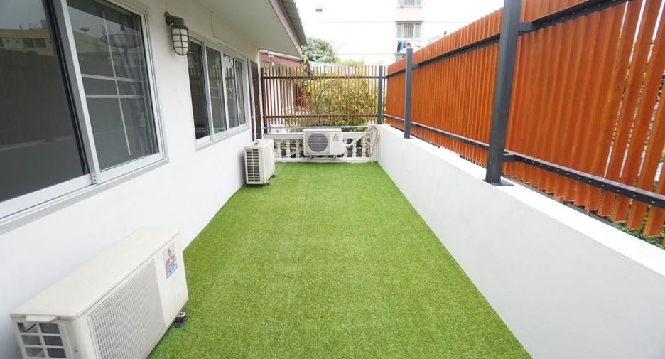 For rent 4 ベッドルーム townhouse in Din Daeng, Bangkok