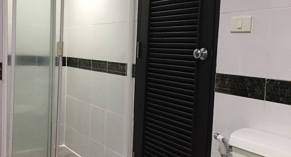 For rent 2 bedrooms condo in Pathum Wan, Bangkok